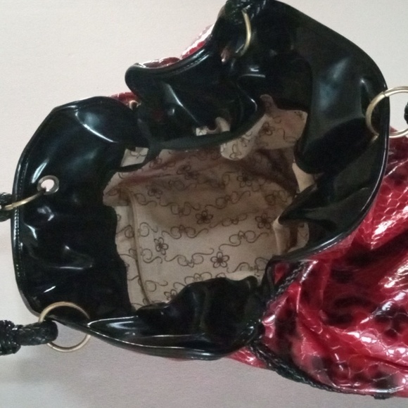 🍒Red and Black Tote Bag | LUCK Brand | Full zipper closure | Large carryall - Picture 10 of 11